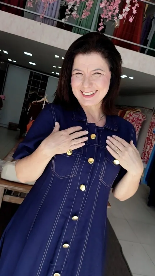 Vestido Jeans Botões Dourados